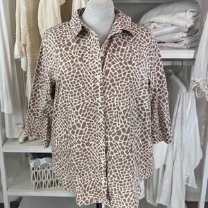 Chico's size 3 (size XL) giraffe print no Iron top. Professional, career, #1377